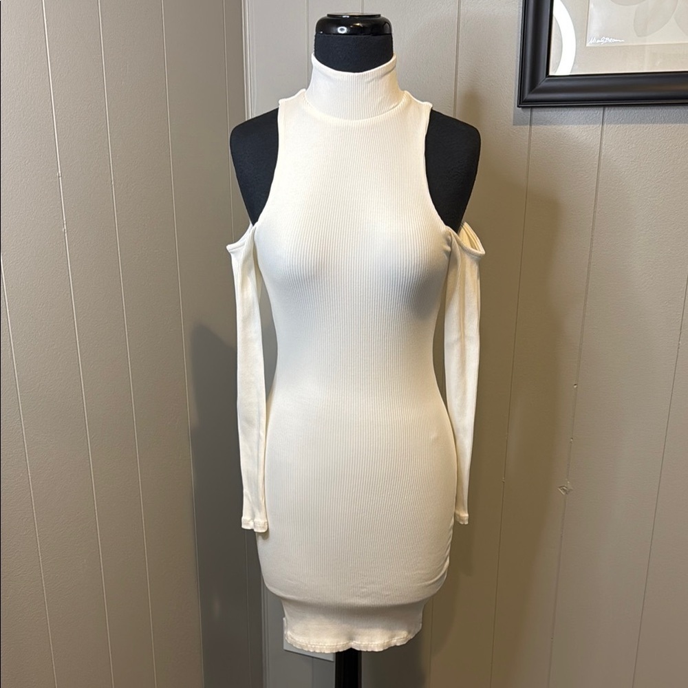 Z Privacy Please Women’s XS Off-White Cold Shoulder Ribbed Mini Dress